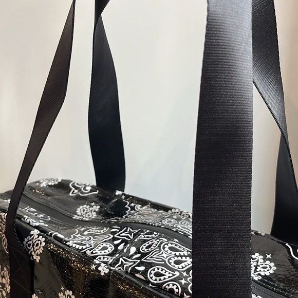 Supreme SS/21 Black Bandana Tarp Small Duffle Bag - Picture 7 of 13
